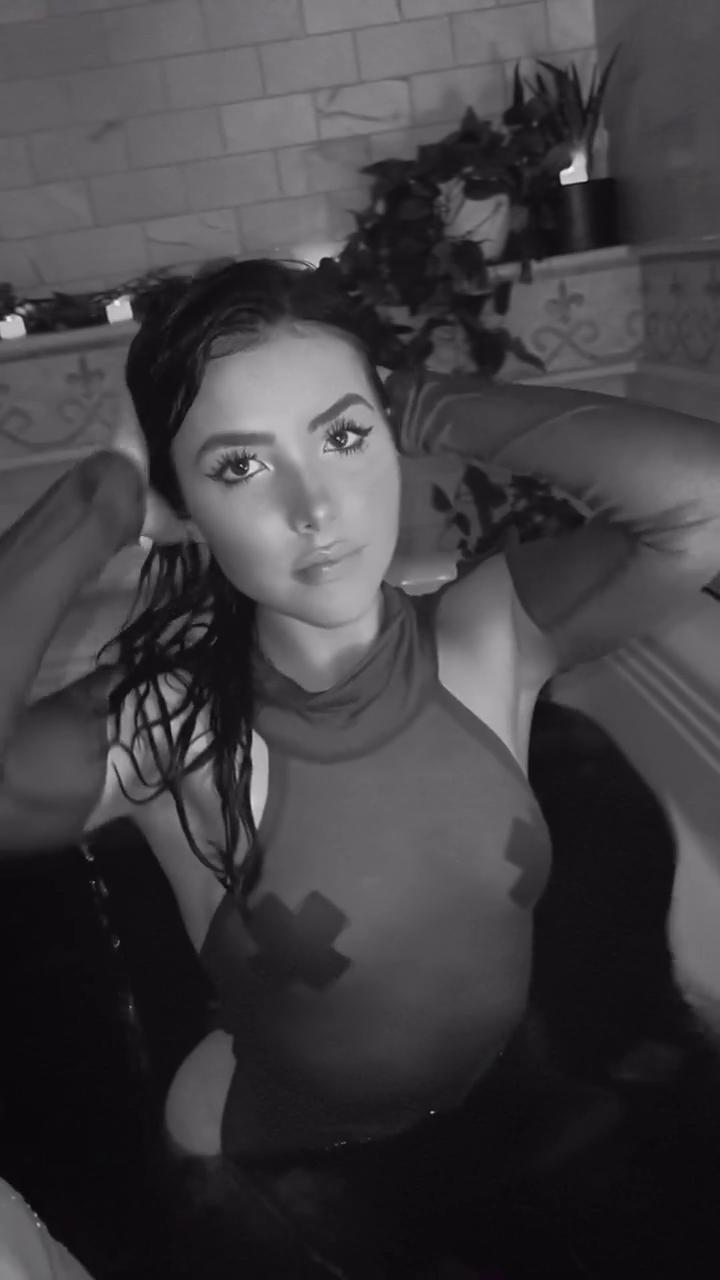 andrea_botez_nipple_pasties_wet_bodysuit_video_leaked-nyatpn