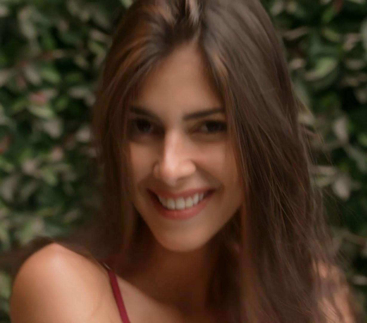 ari_dugarte_thong_bikini_pool_patreon_video_leaked-cehdhb
