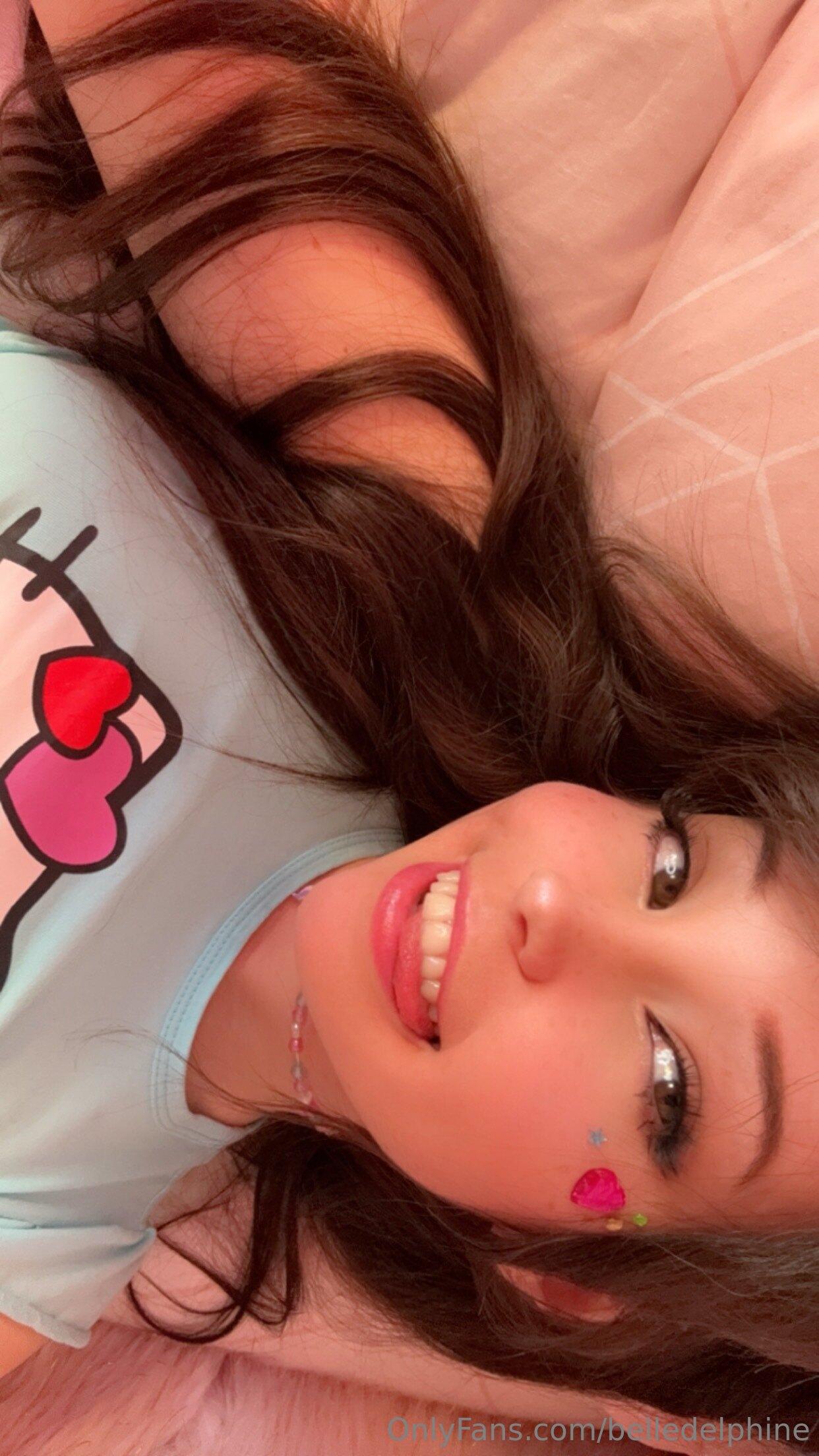 belle_delphine_sexy_hello_kitty_onlyfans_set_leaked-lvcuvr