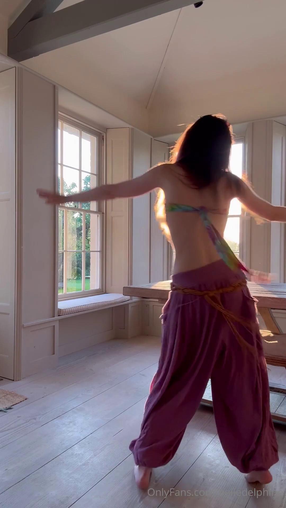 belle_delphine_sexy_silly_dancing_onlyfans_video_leaked-kwjgww