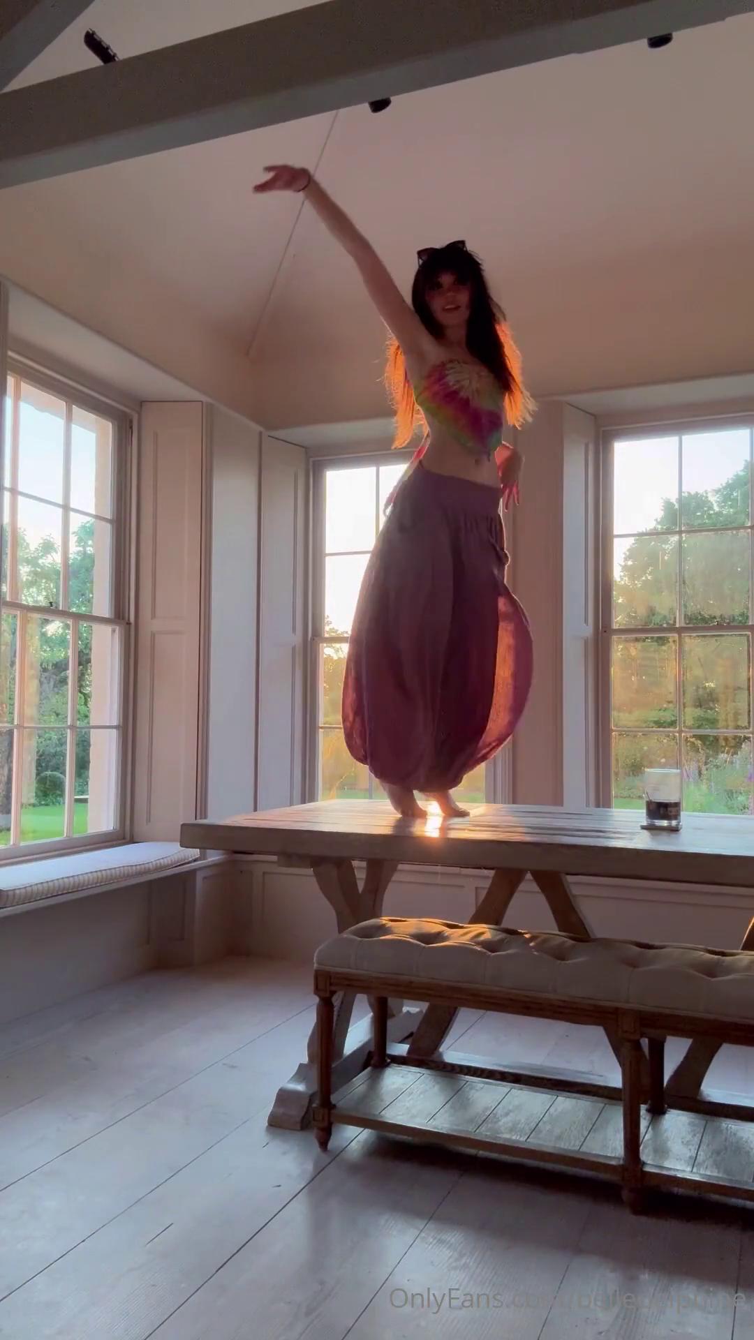 belle_delphine_sexy_silly_dancing_onlyfans_video_leaked-udbohr
