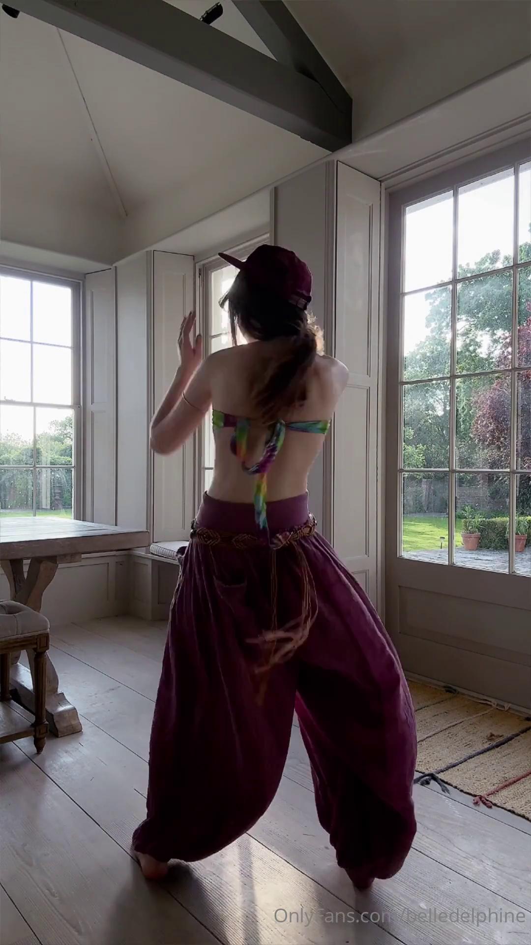 belle_delphine_sexy_silly_dancing_onlyfans_video_leaked-uqdgpd