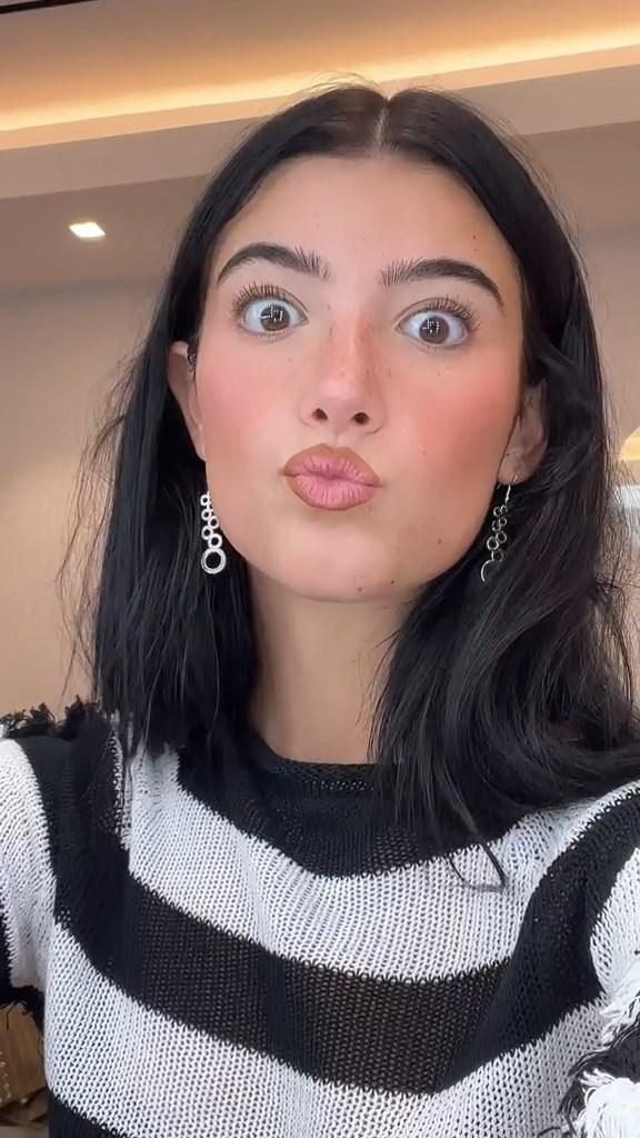 charli_damelio_lingerie_modeling_video_leaked-nwivrm