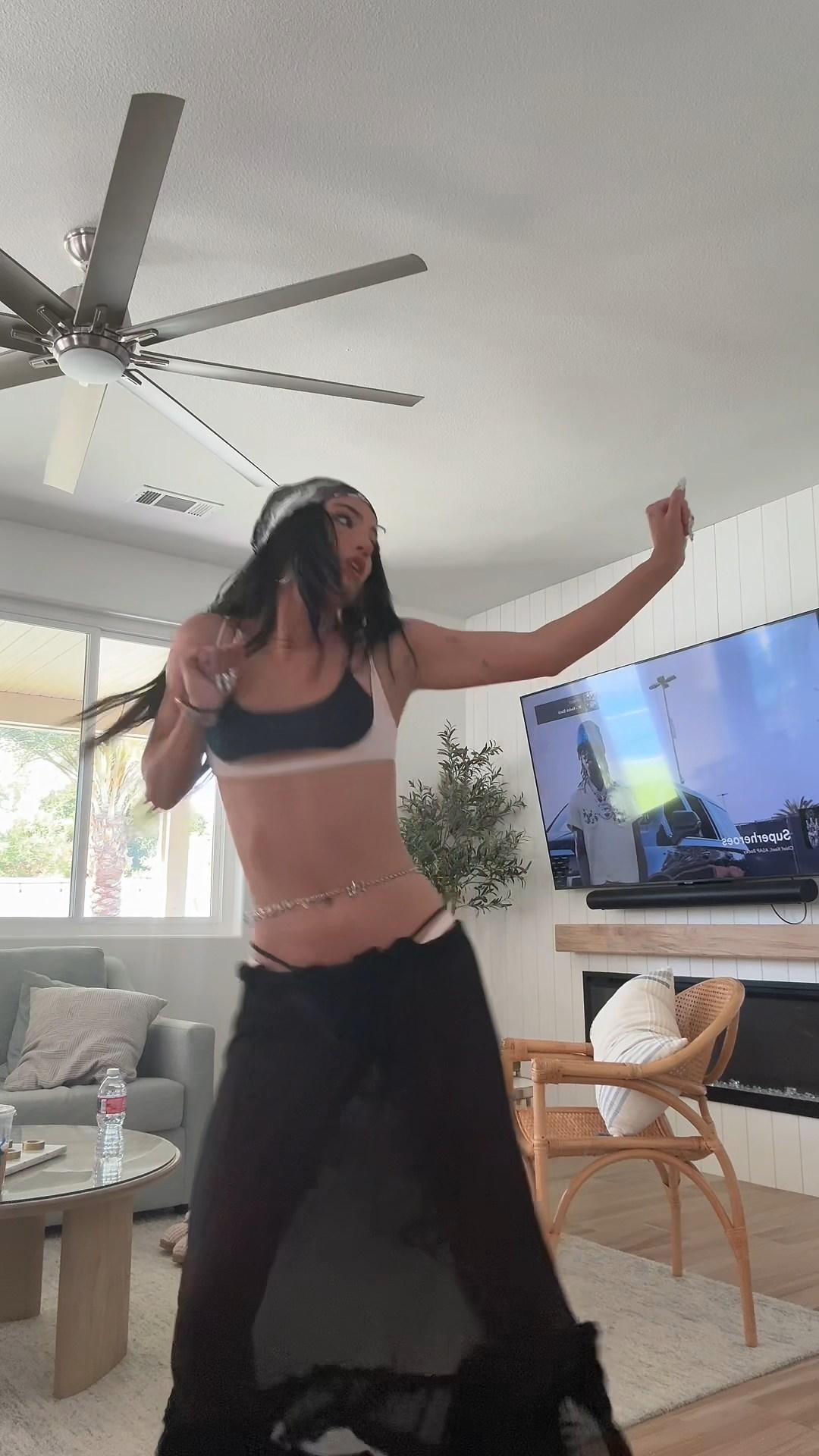 charli_damelio_nude_ass_twerk_video_leaked-qbvwdv