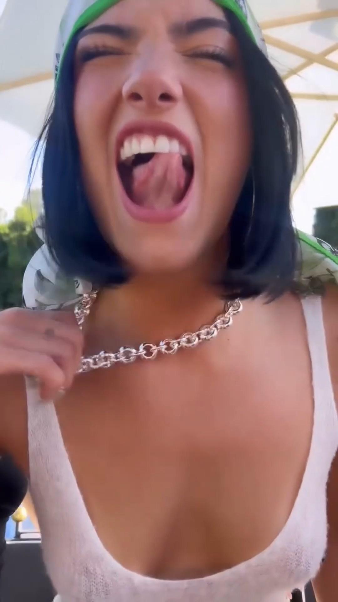 charli_damelio_nude_tits_nipple_slip_video_leaked-plbjlp