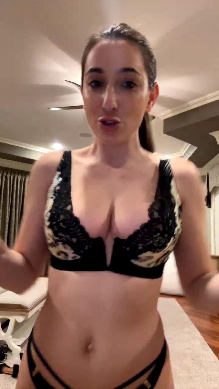 christina_khalil_sexy_dresses_try_on_onlyfans_livestream_leaked-scjnka
