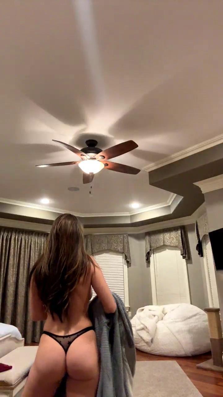 christina_khalil_sexy_dresses_try_on_onlyfans_livestream_leaked-wvzcpv