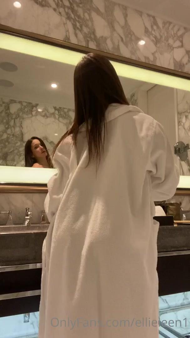 ellieleen1_nude_bathroom_robe_strip_onlyfans_video_leaked-dbpirg
