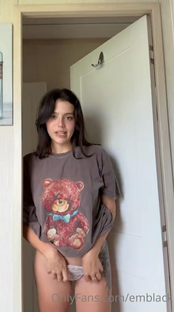 emily_black_nude_morning_routine_onlyfans_video_leaked-bnakyh