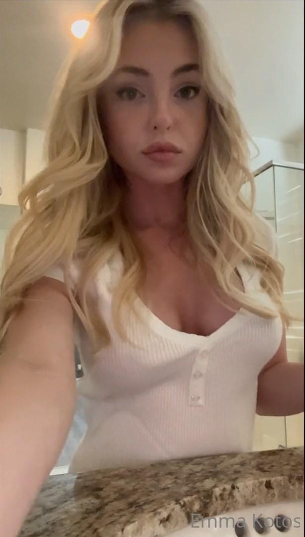 emma_kotos_nude_teeth_brushing_onlyfans_video_leaked-hfwzyp