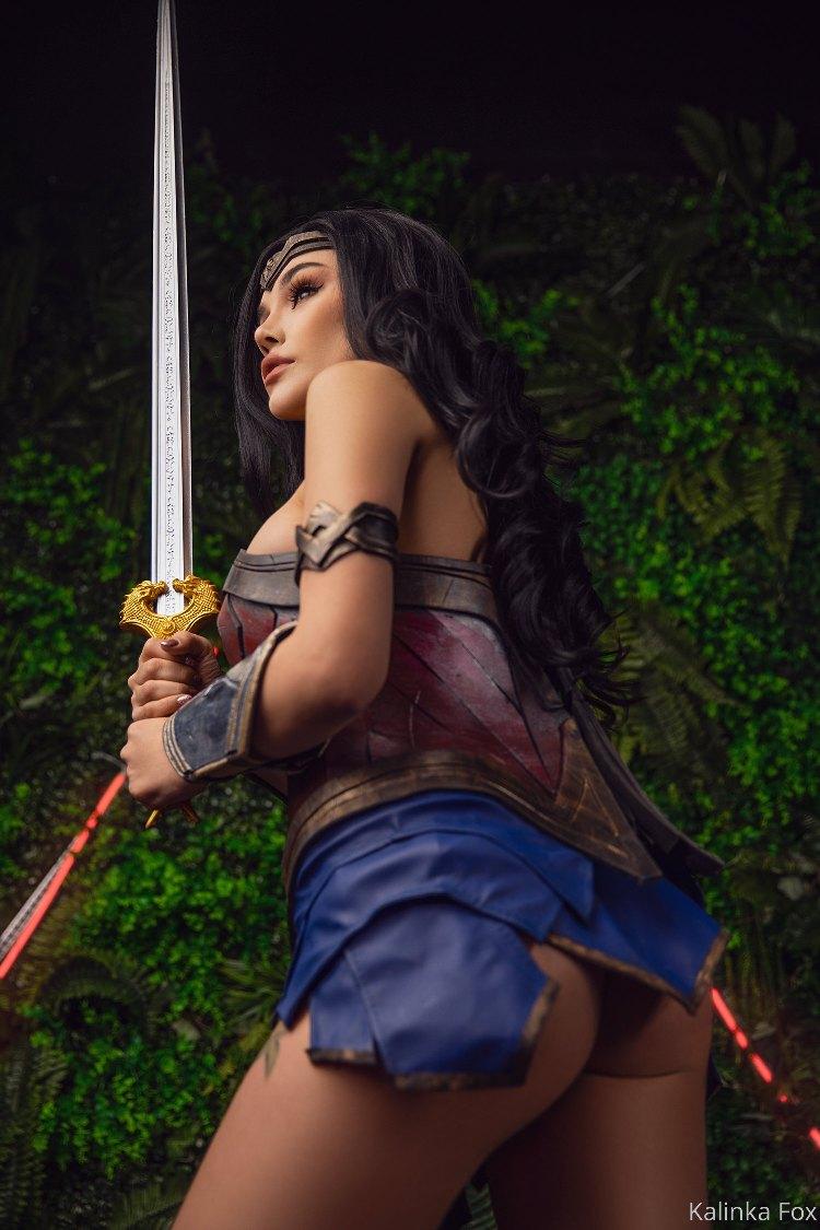 kalinka_fox_nude_wonder_woman_cosplay_onlyfans_set_leaked-sddiam
