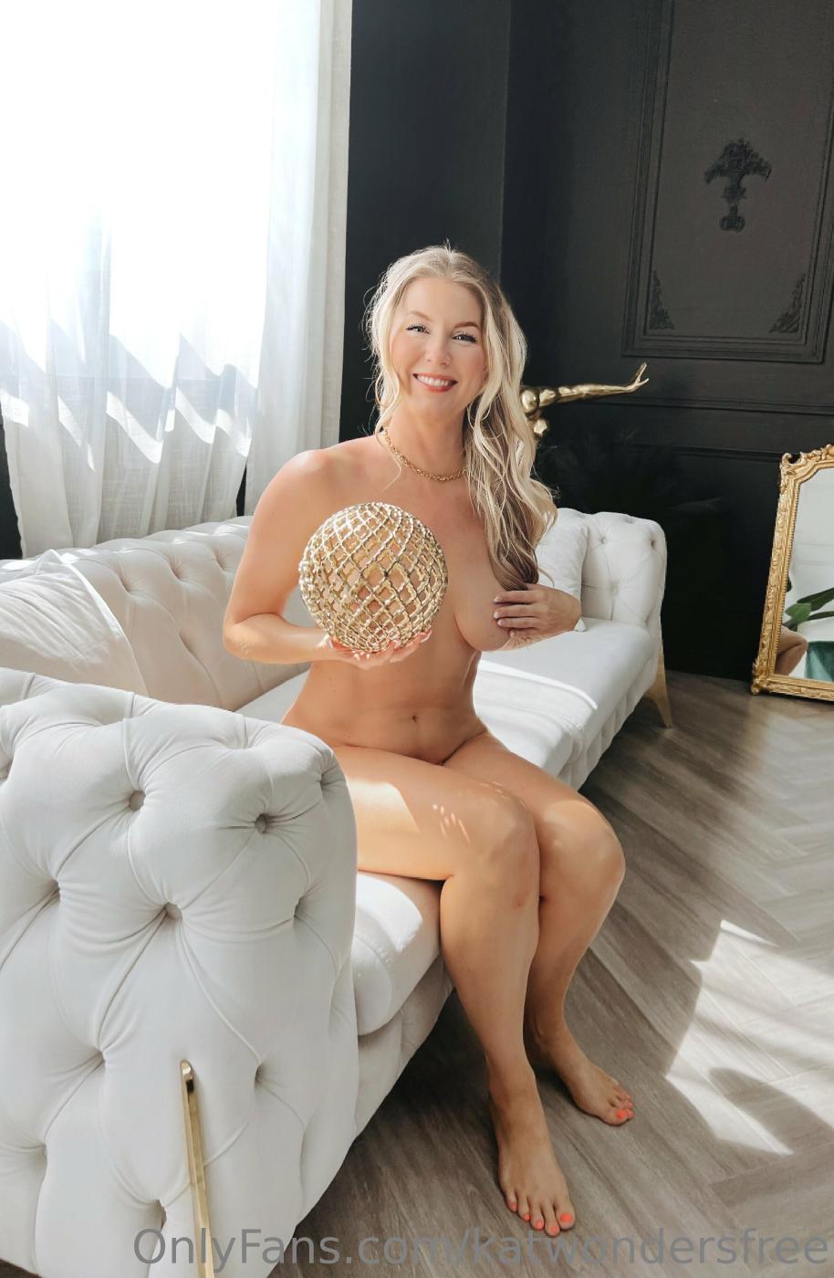 kat_wonders_nude_topless_sofa_tease_onlyfans_set_leaked-ogdakm