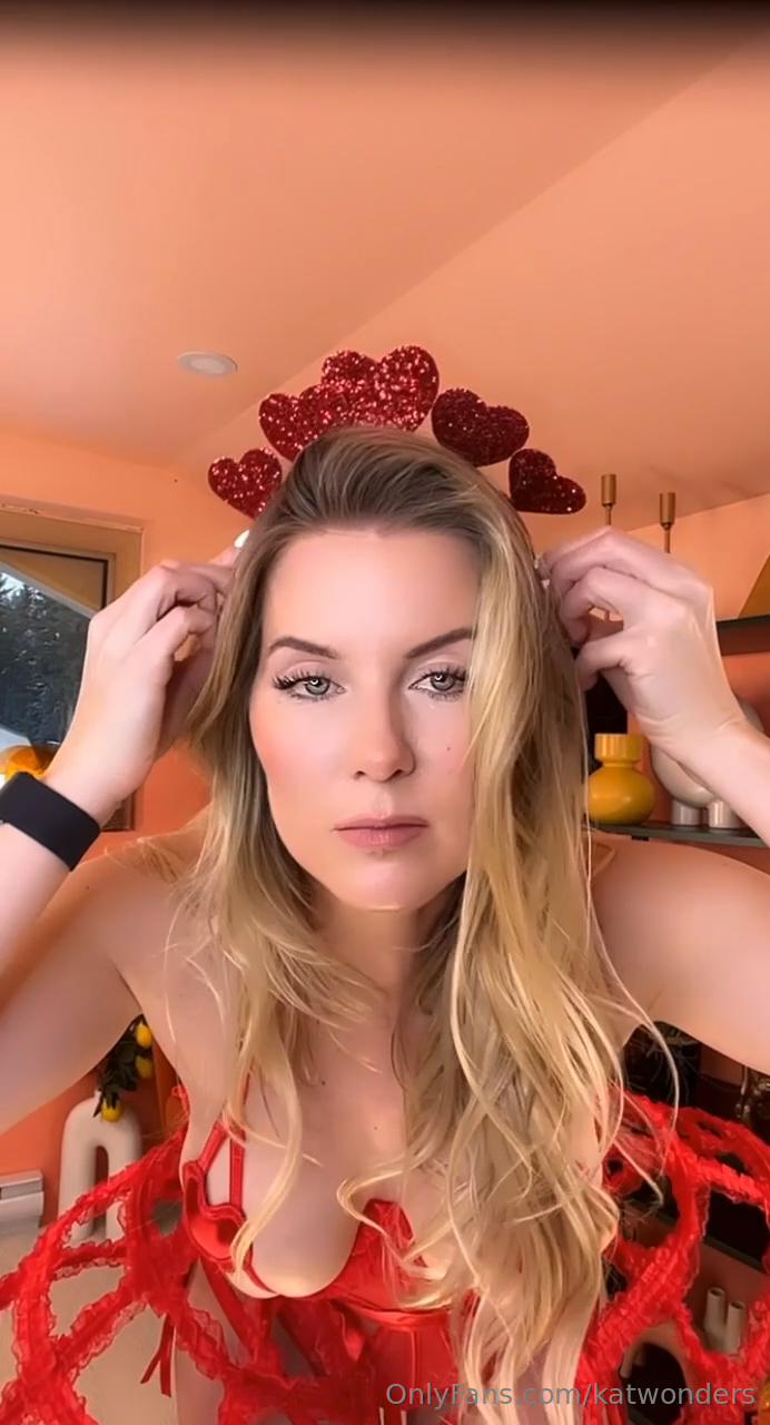 kat_wonders_valentines_day_lingerie_onlyfans_video_leaked-yuzgpt