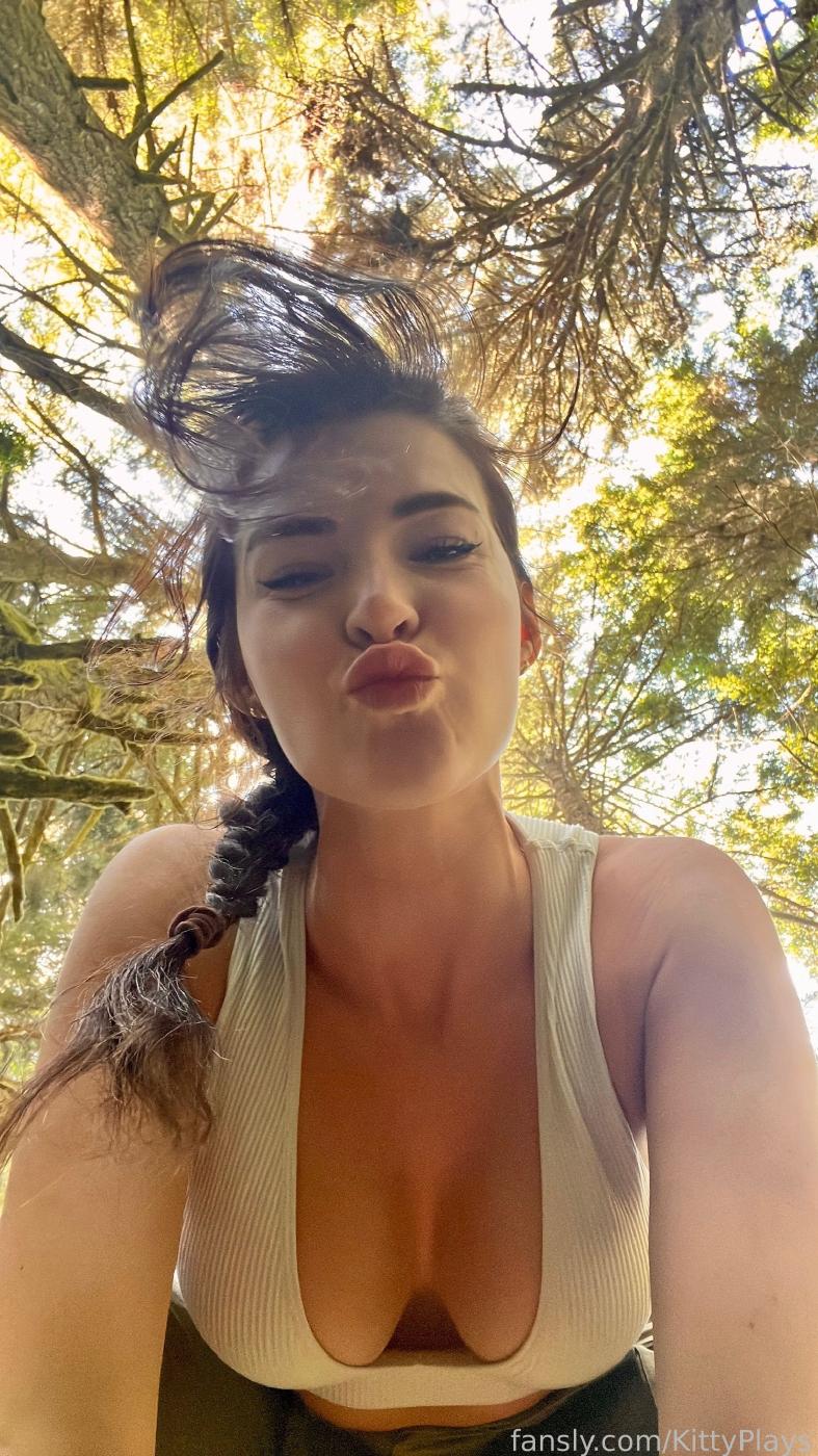 kittyplays_sexy_outdoor_outfit_strip_fansly_set_leaked-yzidag