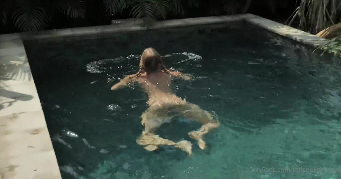 littlepolishangel_butt_plug_pool_swim_onlyfans_video_leaked-kfxlxp