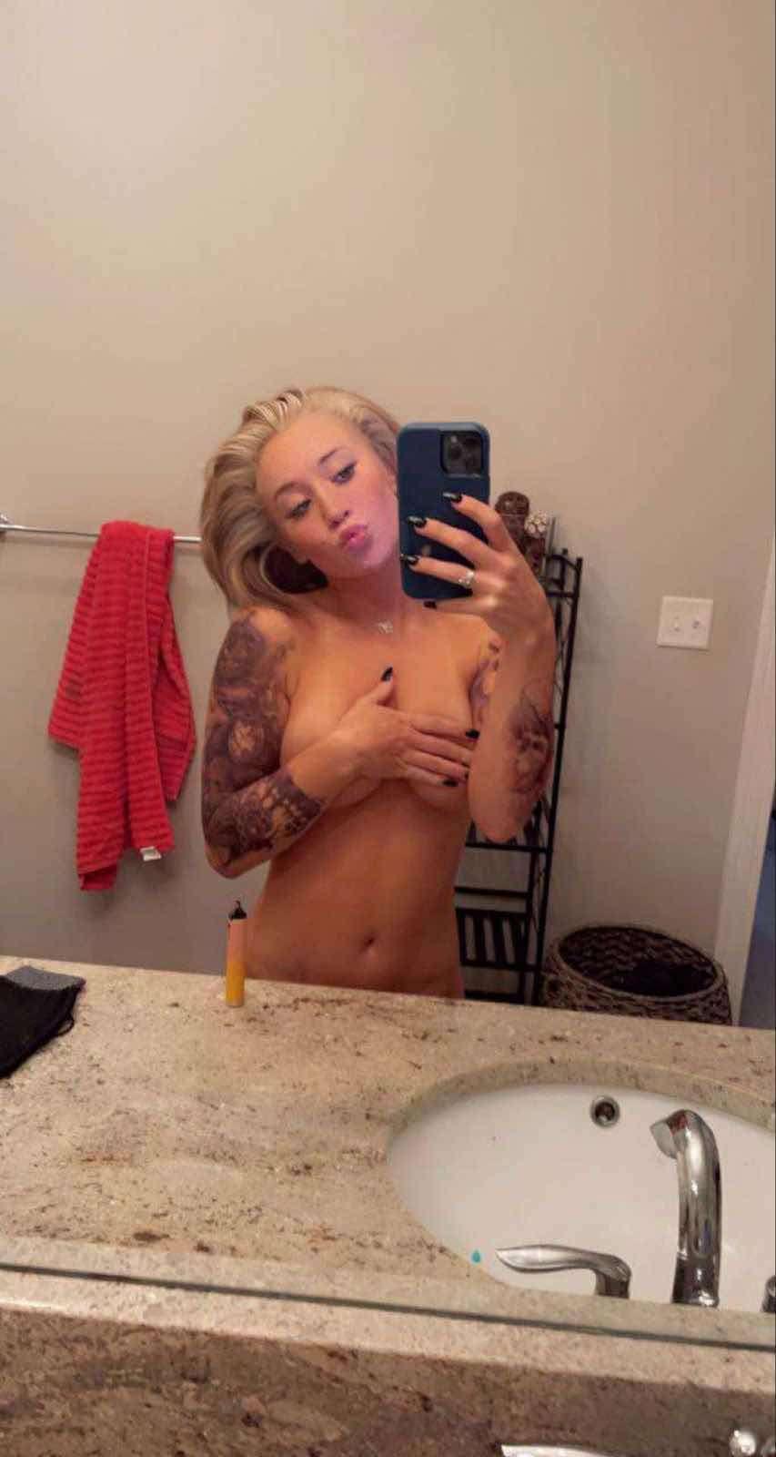 lizzy_wurst_leaked_nudes_snapchat_leaks-feimsw