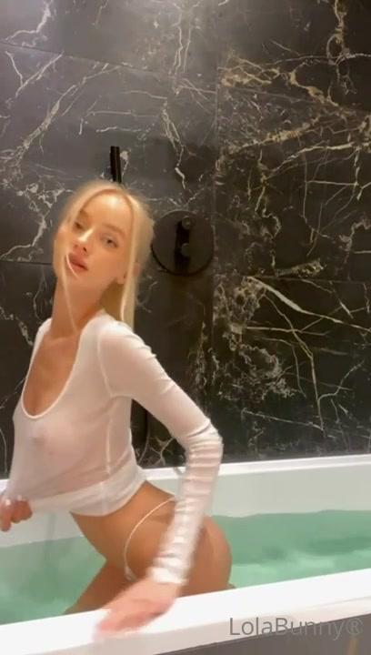 lola_bunny_wet_t-shirt_bath_onlyfans_video_leaked-ycgvki
