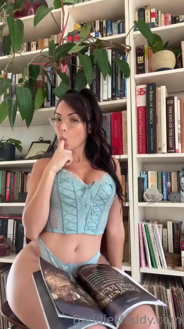 maddy_belle_nude_lingerie_fingering_onlyfans_video_leaked-tumlvx