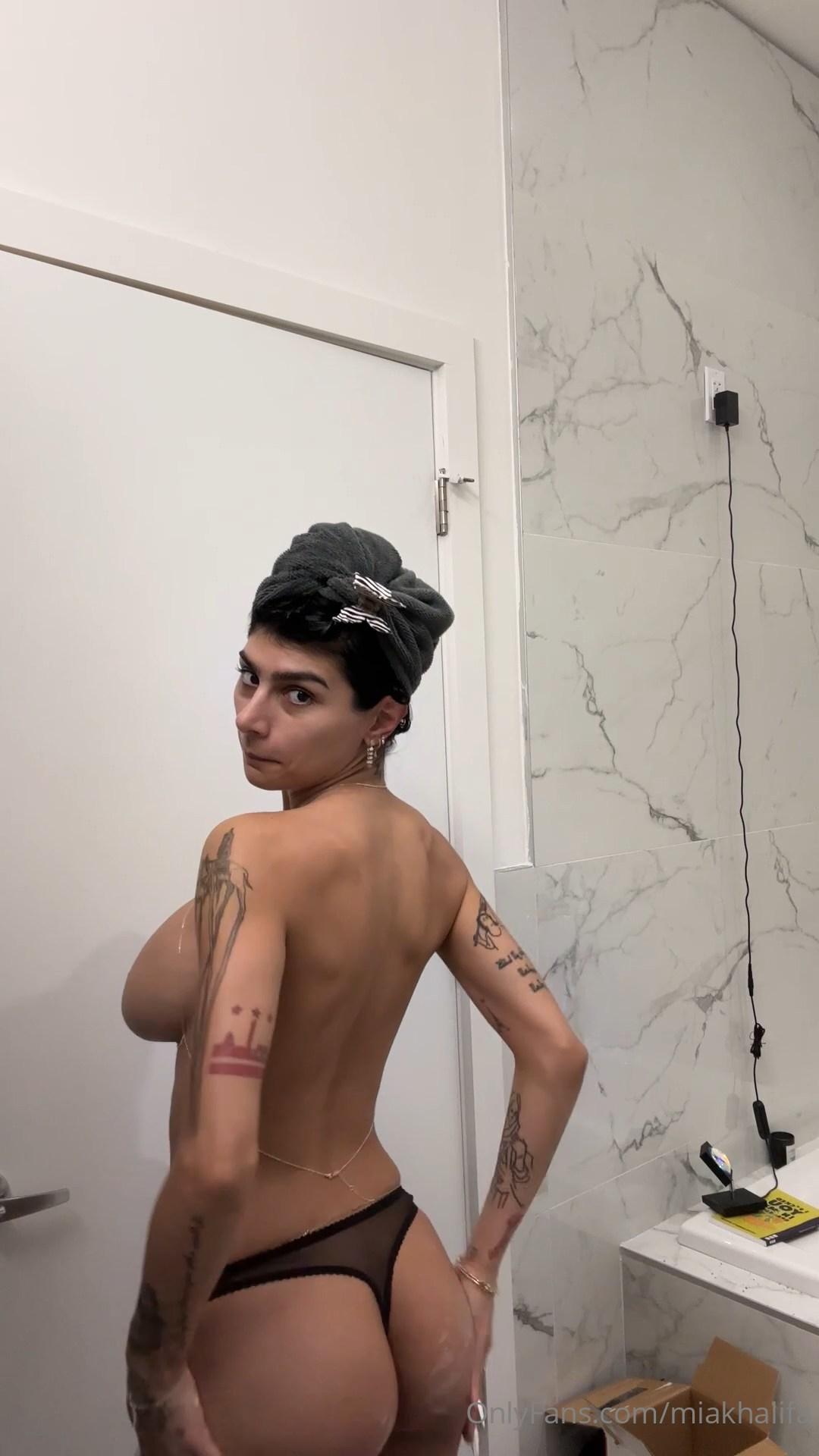 mia_khalifa_nude_dressing_onlyfans_video_leaked-dbghgw