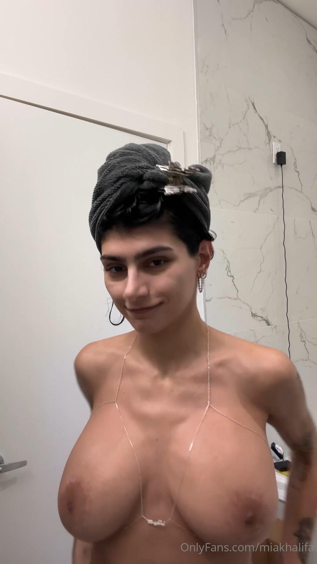mia_khalifa_nude_dressing_onlyfans_video_leaked-dlphyz