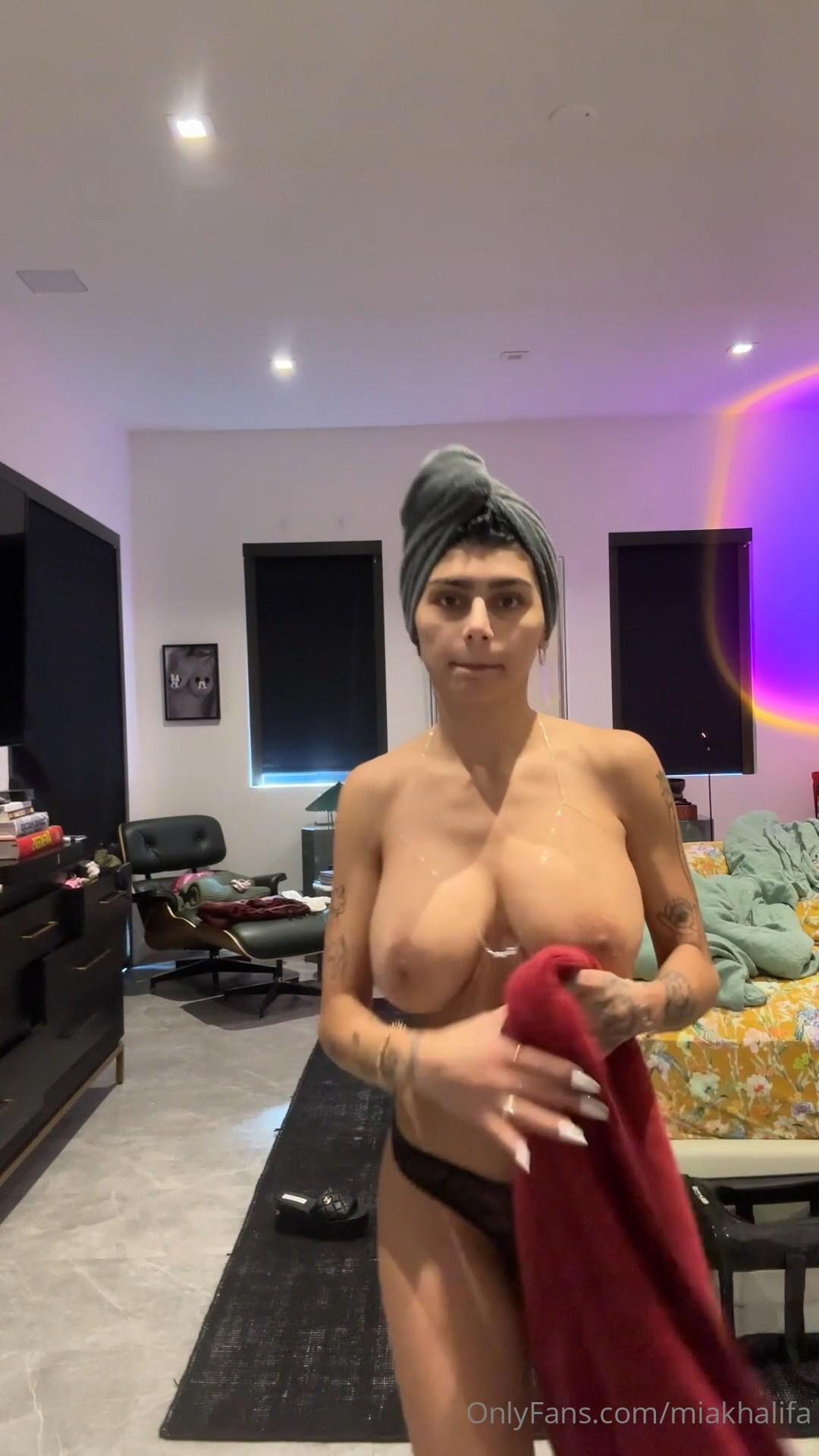 mia_khalifa_nude_dressing_onlyfans_video_leaked-hfoqat