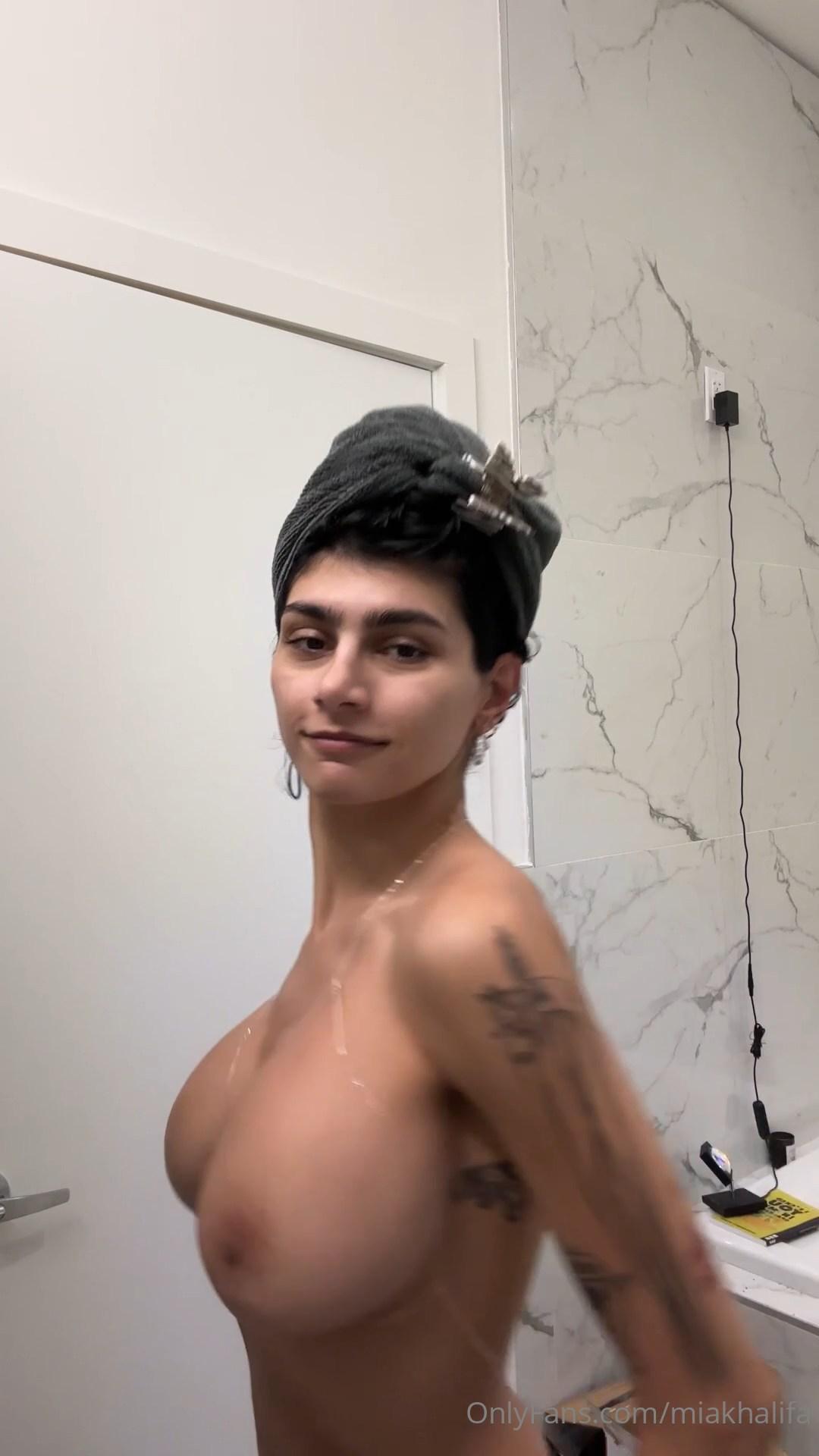 mia_khalifa_nude_dressing_onlyfans_video_leaked-jwkoeq