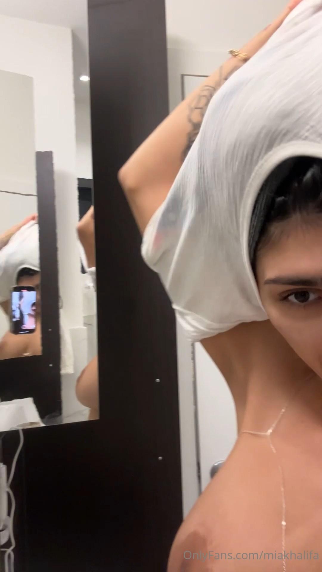 mia_khalifa_nude_dressing_onlyfans_video_leaked-mfshii