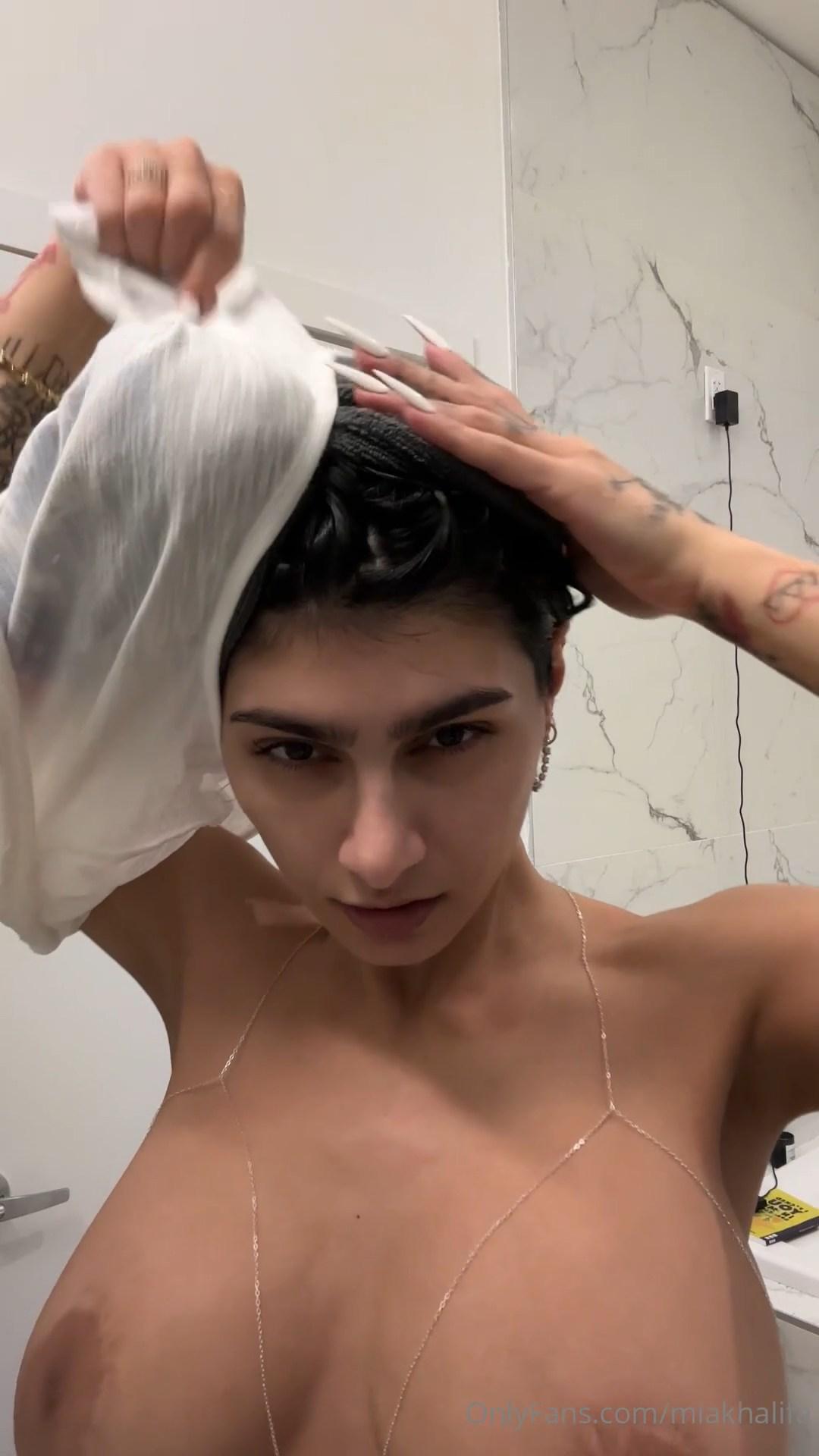 mia_khalifa_nude_dressing_onlyfans_video_leaked-vdefnj