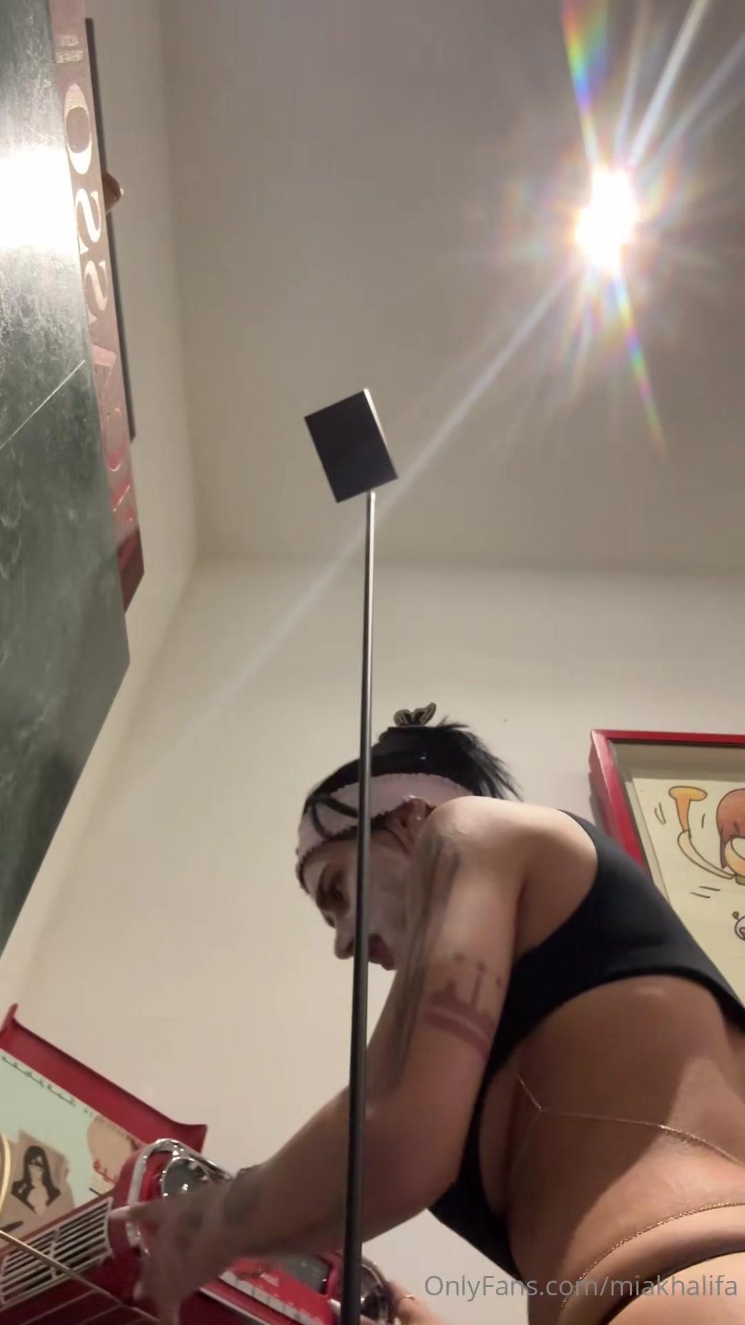 mia_khalifa_nude_shower_prep_onlyfans_video_leaked-lkqjea