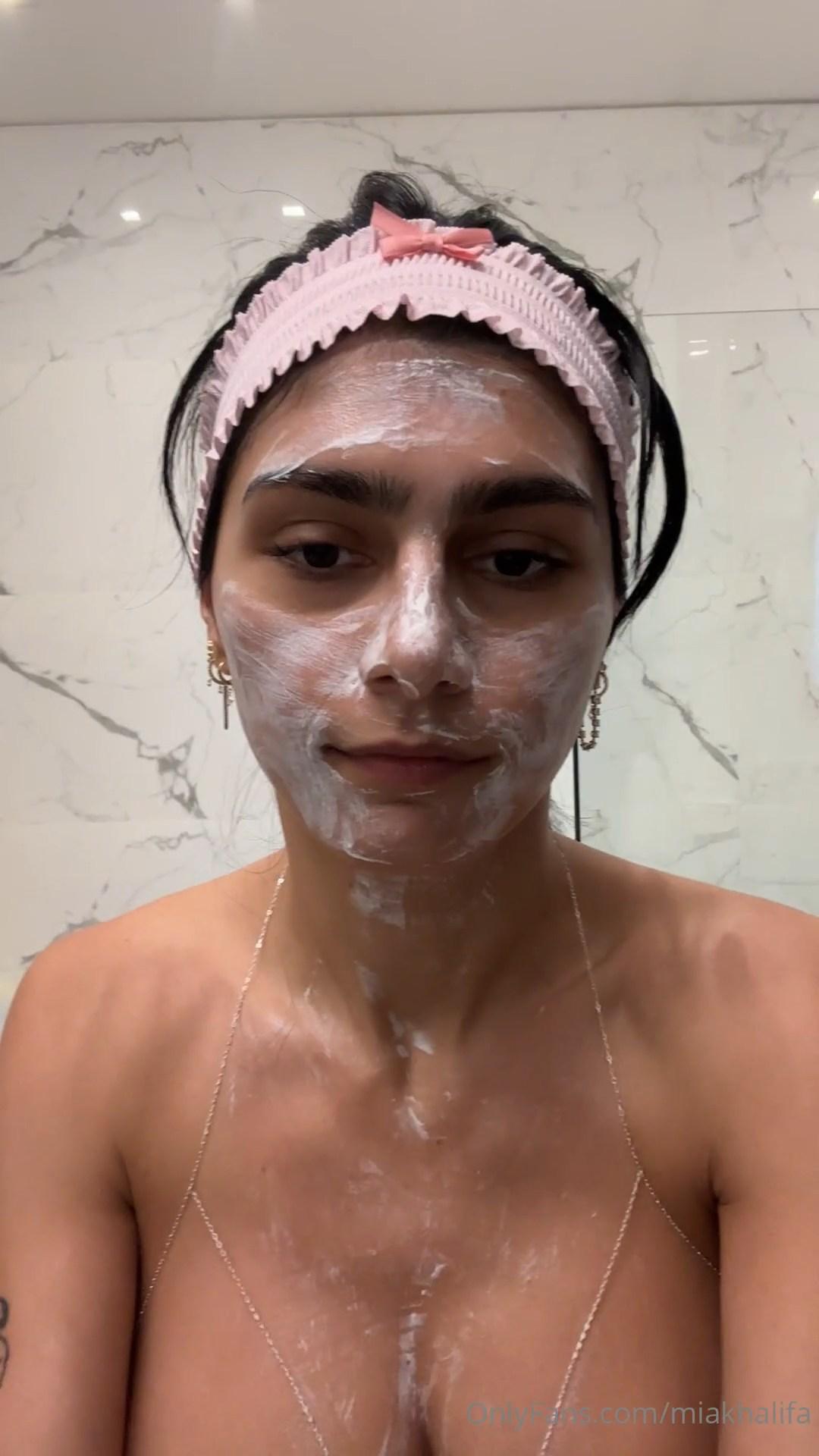 mia_khalifa_nude_shower_prep_onlyfans_video_leaked-shjzzd
