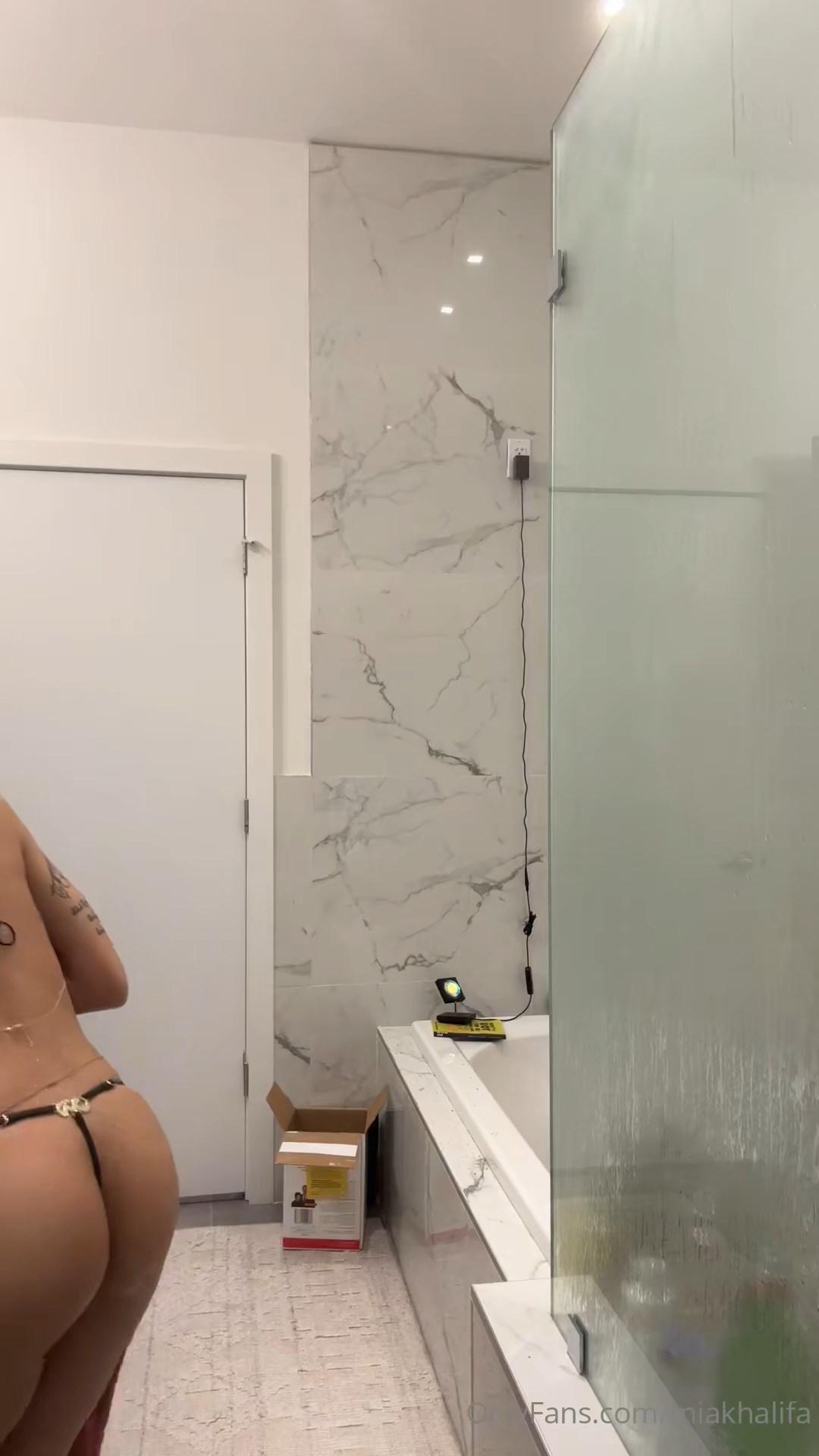 mia_khalifa_nude_shower_towel_onlyfans_video_leaked-eeftjl
