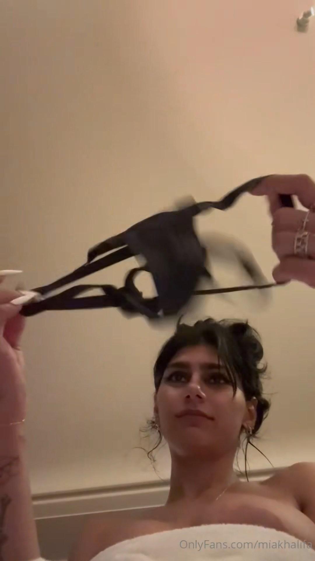 mia_khalifa_nude_thong_try-on_onlyfans_video_leaked-vatjon