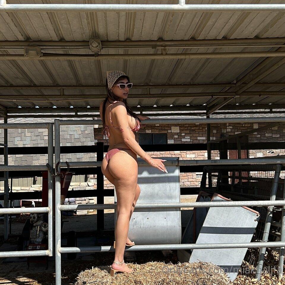 mia_khalifa_outdoor_farm_bikini_onlyfans_set_leaked-hqqzfj