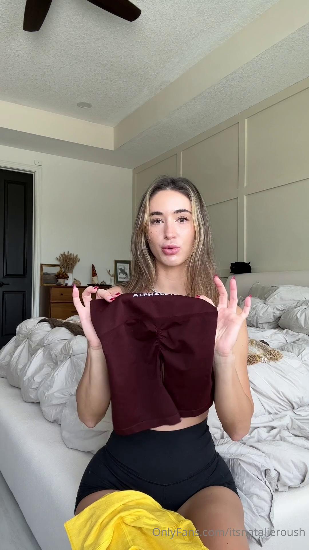 natalie_roush_sexy_short_leggings_try-on_onlyfans_video_leaked-iswdaz