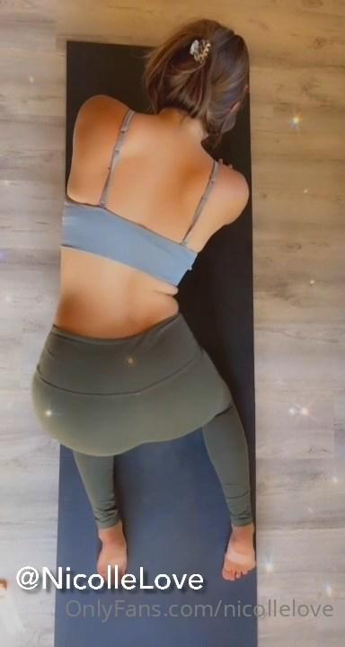 nicolle_off_grid_nipple_slip_yoga_onlyfans_video_leaked-eclqdc