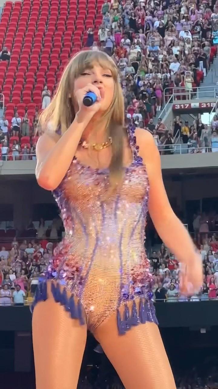 taylor_swift_camel_toe_bodysuit_video_leaked-smhvzm-1