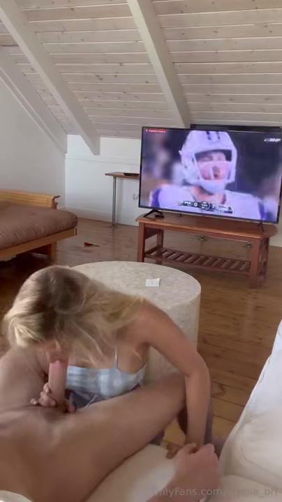 trippie_bri_football_game_blowjob_onlyfans_video_leaked-ffuytz