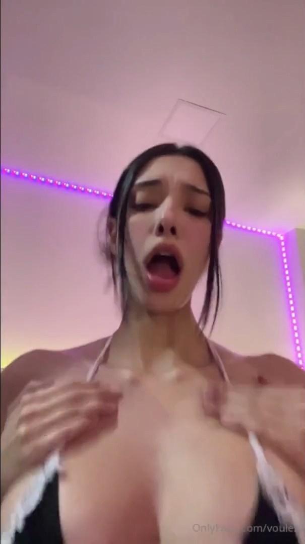 voulezj_nipple_pinch_reveal_onlyfans_video_leaked-dqmdtm