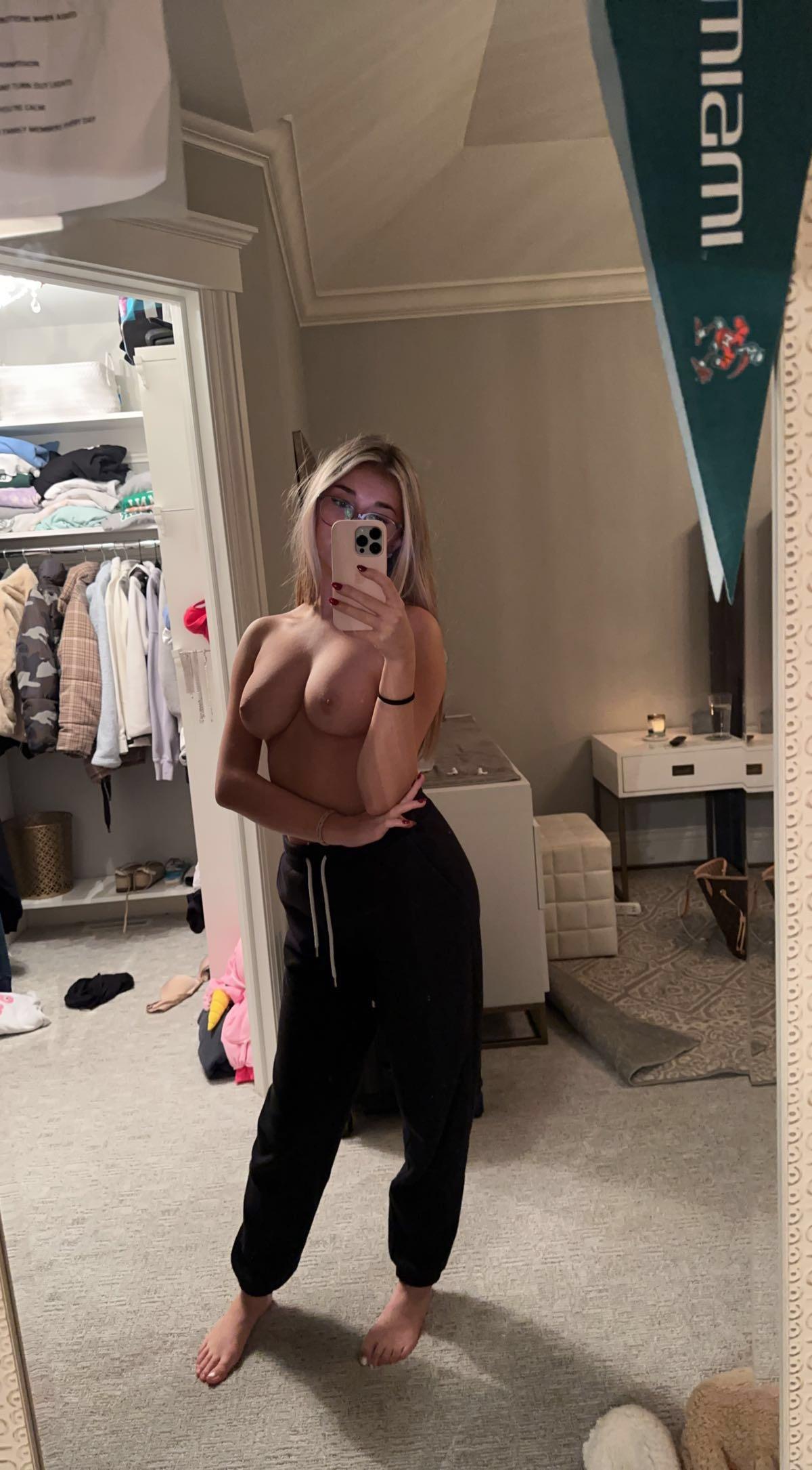 breckie_hill_nude_topless_mirror_onlyfans_set_leaked-qhgpwu