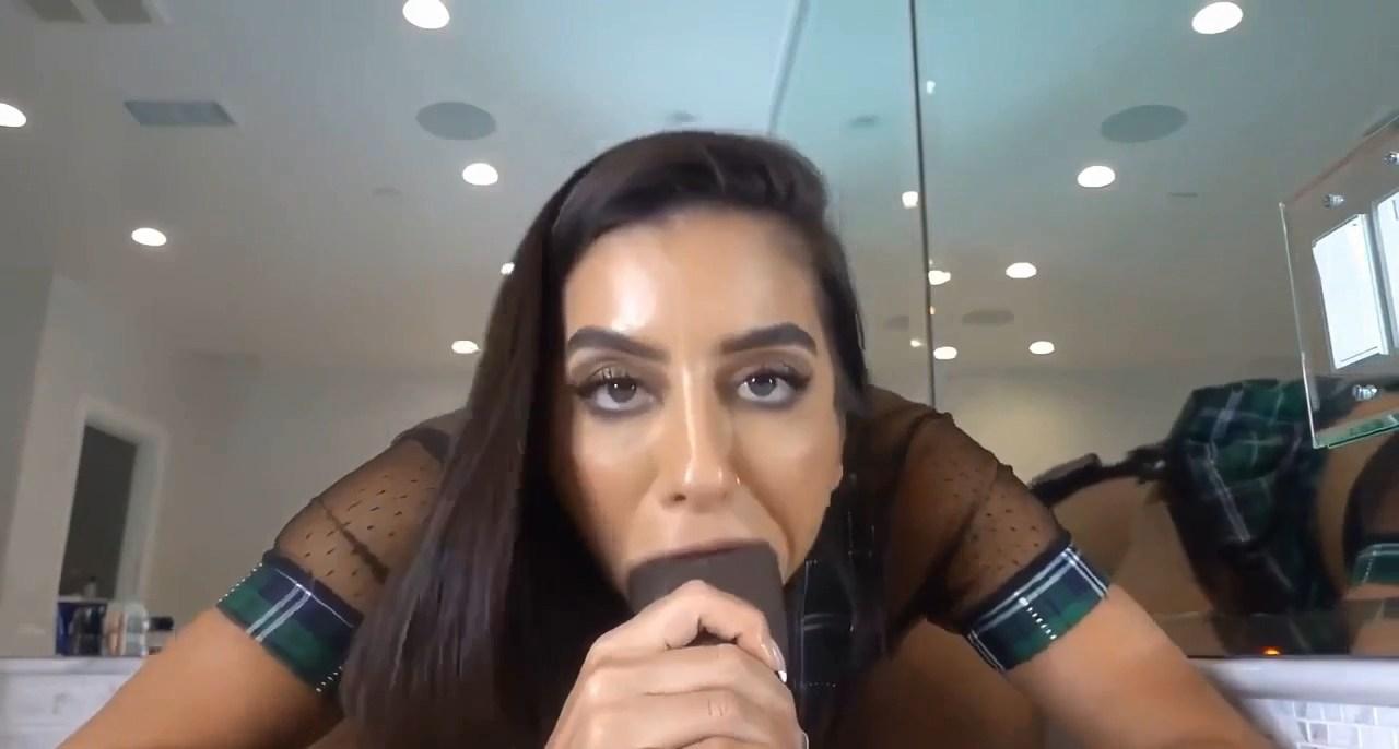lena_the_plug_bbc_dildo_blowjob_onlyfans_video_leaked-wfcbpl