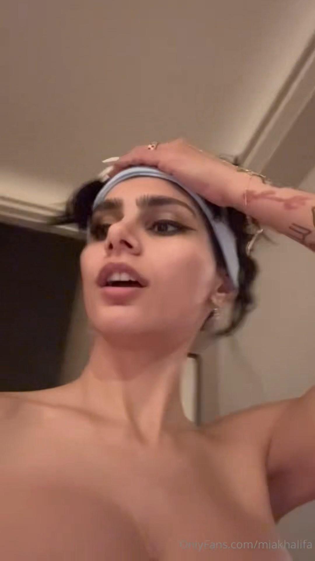 mia_khalifa_nude_hotel_onlyfans_livestream_leaked-ddfruc