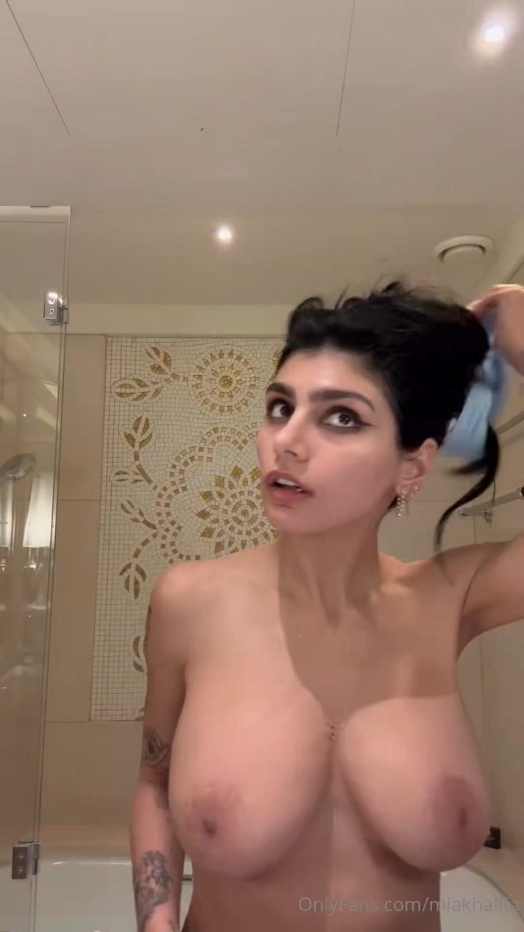 mia_khalifa_nude_hotel_onlyfans_livestream_leaked-irltkk