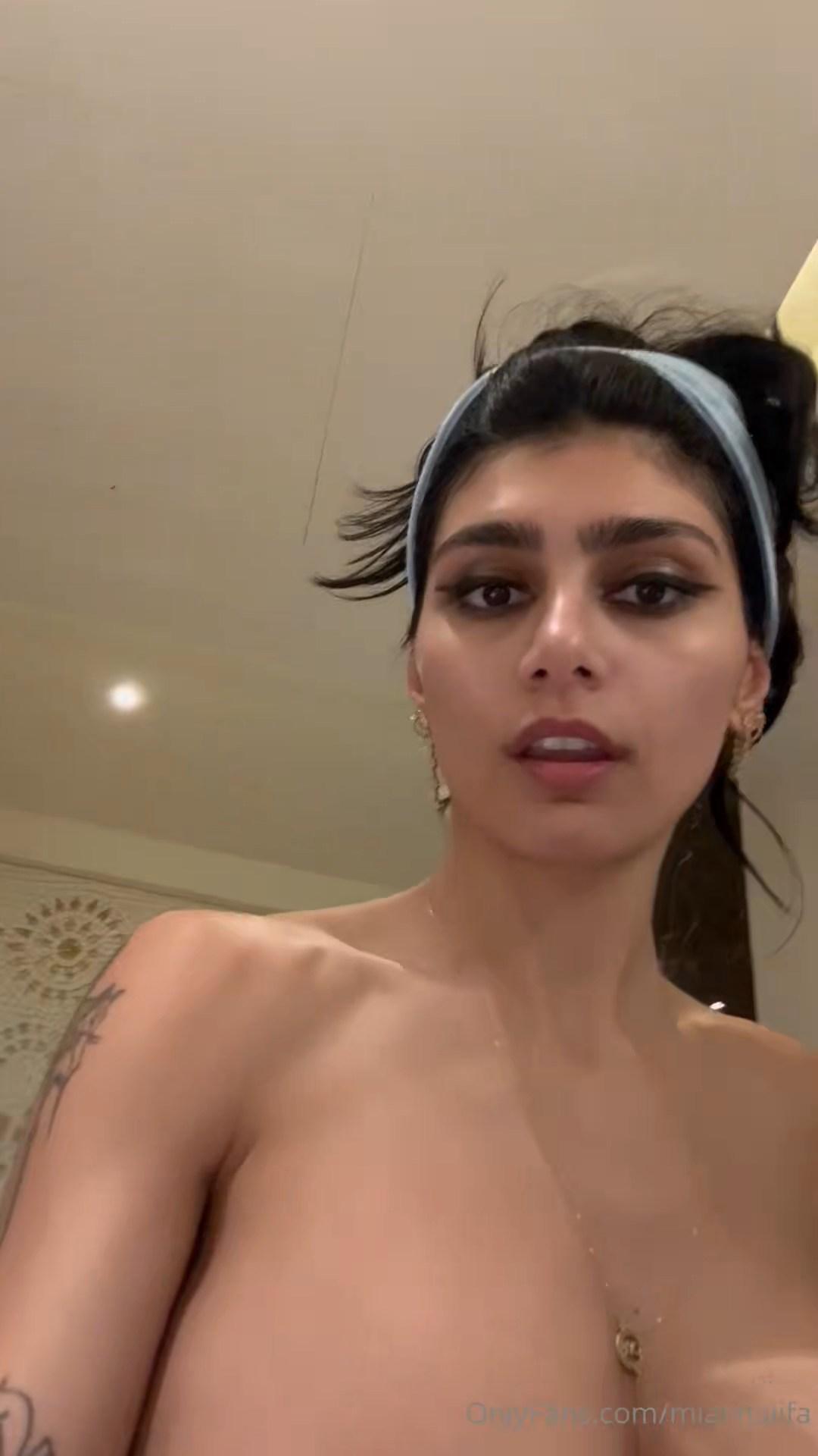 mia_khalifa_nude_hotel_onlyfans_livestream_leaked-xbipfa