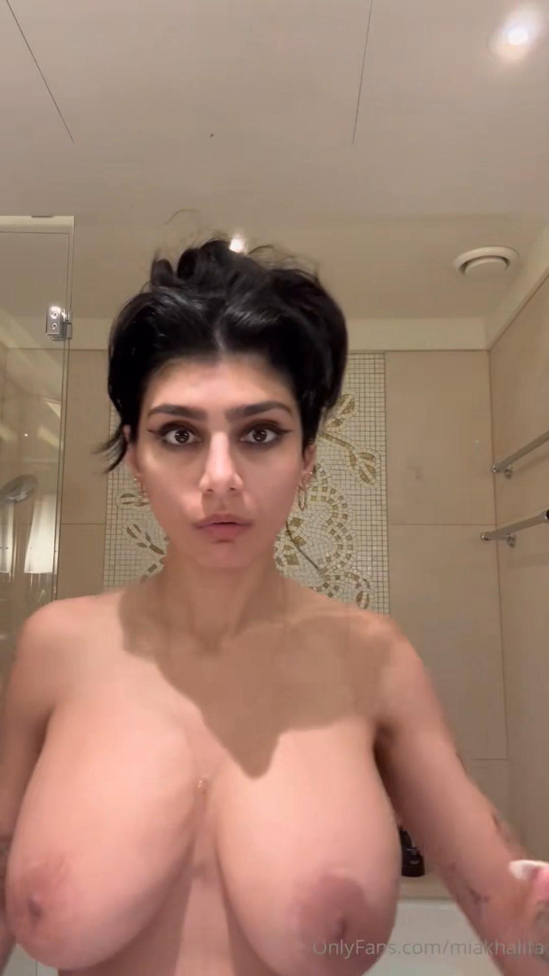 mia_khalifa_nude_hotel_onlyfans_livestream_leaked-zuxlau