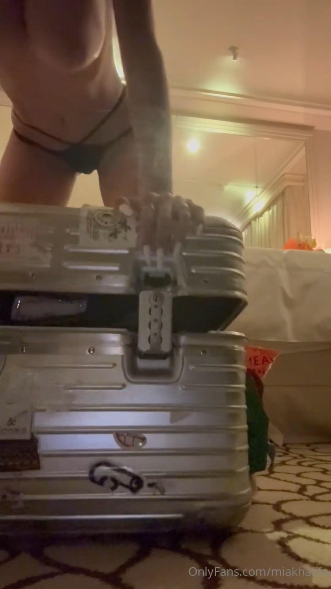 mia_khalifa_nude_luggage_packing_onlyfans_video_leaked-iglmzf