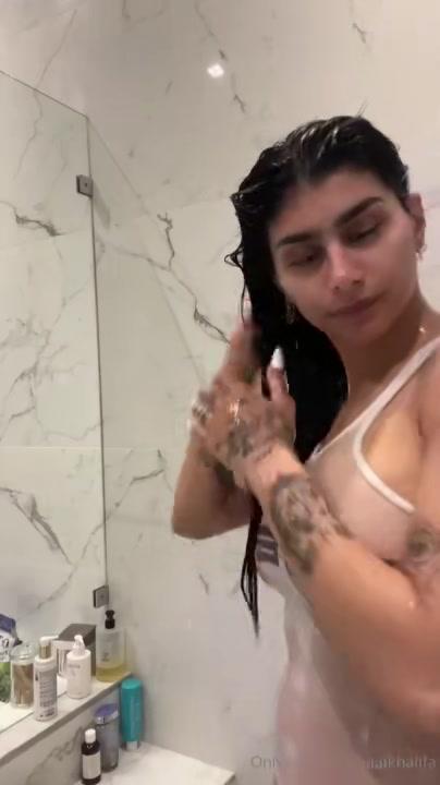 mia_khalifa_nude_wet_tank_top_onlyfans_video_leaked-dzypmw