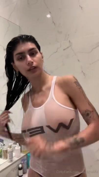 mia_khalifa_nude_wet_tank_top_onlyfans_video_leaked-fjpqnx