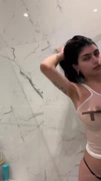 mia_khalifa_nude_wet_tank_top_onlyfans_video_leaked-lbjsfa
