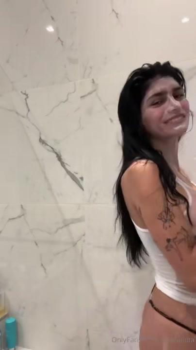 mia_khalifa_nude_wet_tank_top_onlyfans_video_leaked-nfstgk