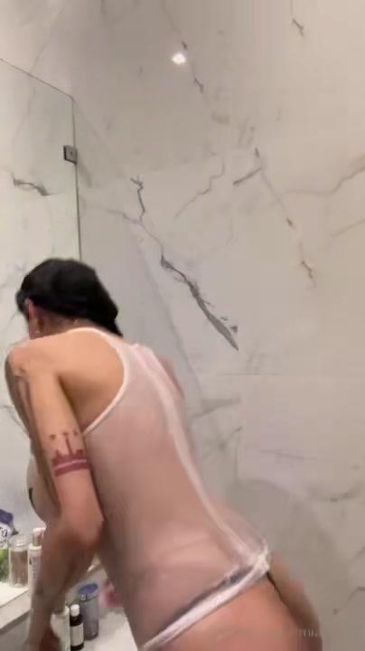 mia_khalifa_nude_wet_tank_top_onlyfans_video_leaked-tmusuv